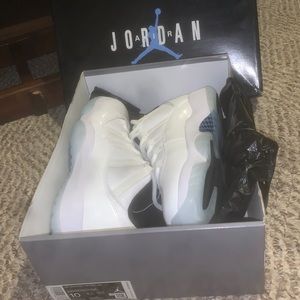 Brand New in the box never worn.. size 10 Mens